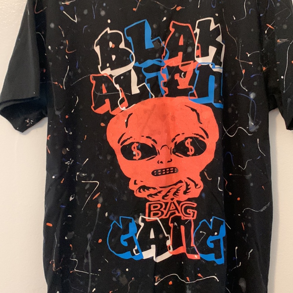 Blak alien bag gang George black medium t shirt funny